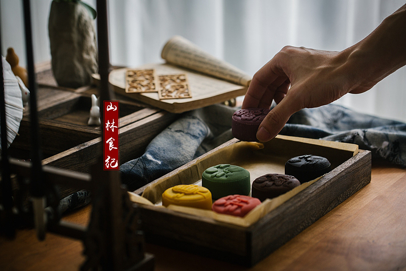 受了宠，立秋前便吃上了第一口月饼。（图ZMTcwNzA2MTg0） - 产品摄影 - 站酷设计师山林纪原创素材 - 站酷ZCOOL