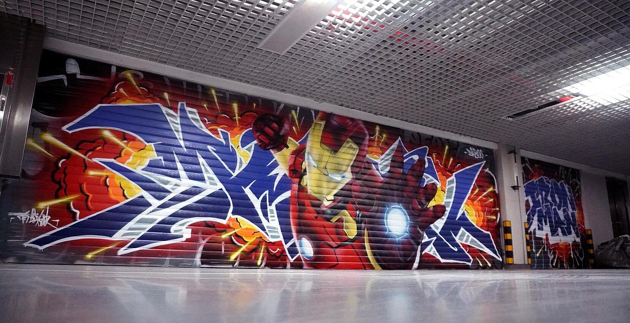 【涂鸦很简单】在北京富人区的车库涂鸦钢铁侠什么感受