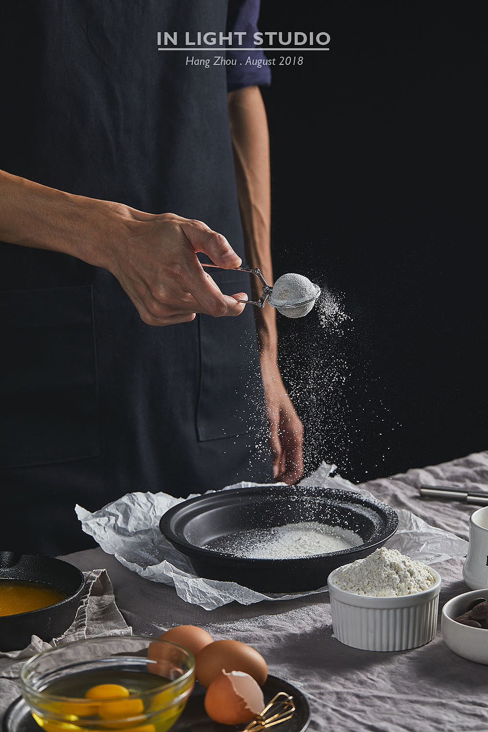 吃绅士蛋卷，做猪猪男孩 #IN LIGHT#（图ZMTI1NTQwMDA4） - 产品摄影 - 站酷设计师INLIGHT光合原创素材 - 站酷ZCOOL