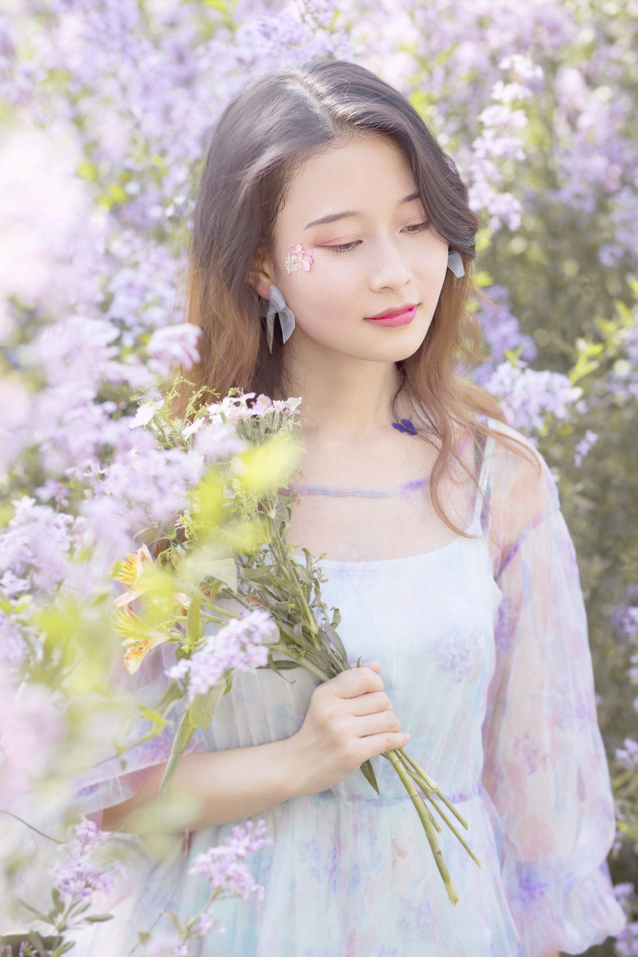 万般柔情，涌上心头（图ZMTU2NjY4NzQw） - 人像摄影 - 站酷设计师绾月白原创素材 - 站酷ZCOOL