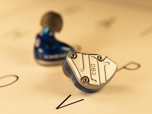 （耳机）产品摄影「第三期」暖色调（个人主页-ZNDk2OTkwOTI=） - 产品摄影 - 站酷设计师腹黑Wing原创素材 - 站酷ZCOOL