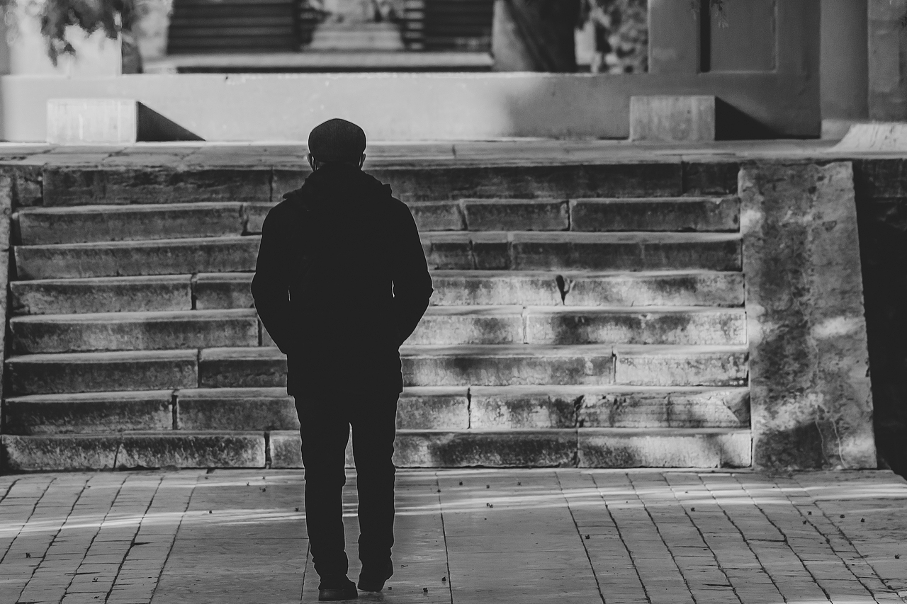 生活是一趟孤独的旅程。