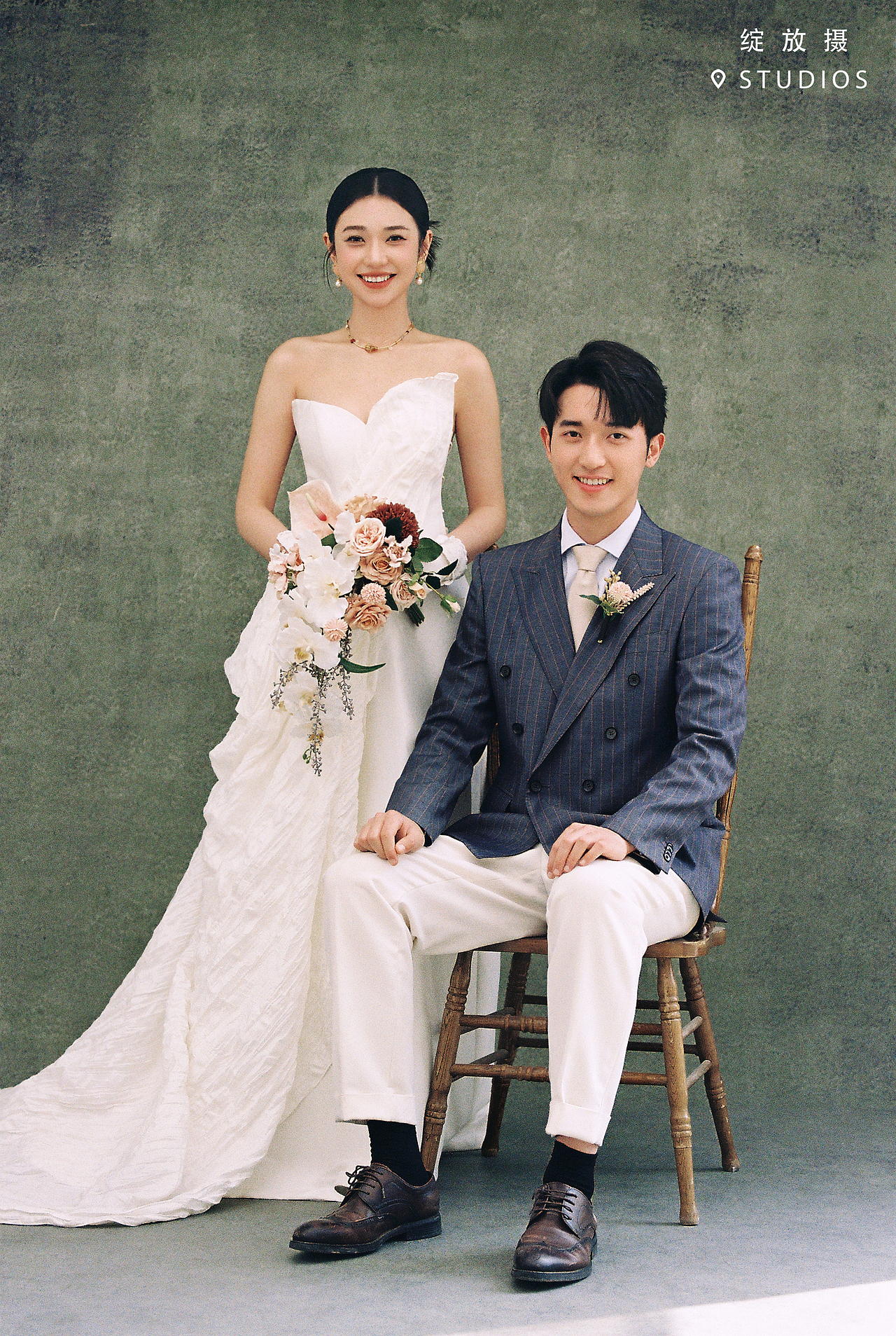 是超文艺的复古油画风婚纱照啊~~~（图ZMzY4MDY1MTMy） - 婚礼摄影 - 站酷设计师绽放摄胶片摄影原创素材 - 站酷ZCOOL