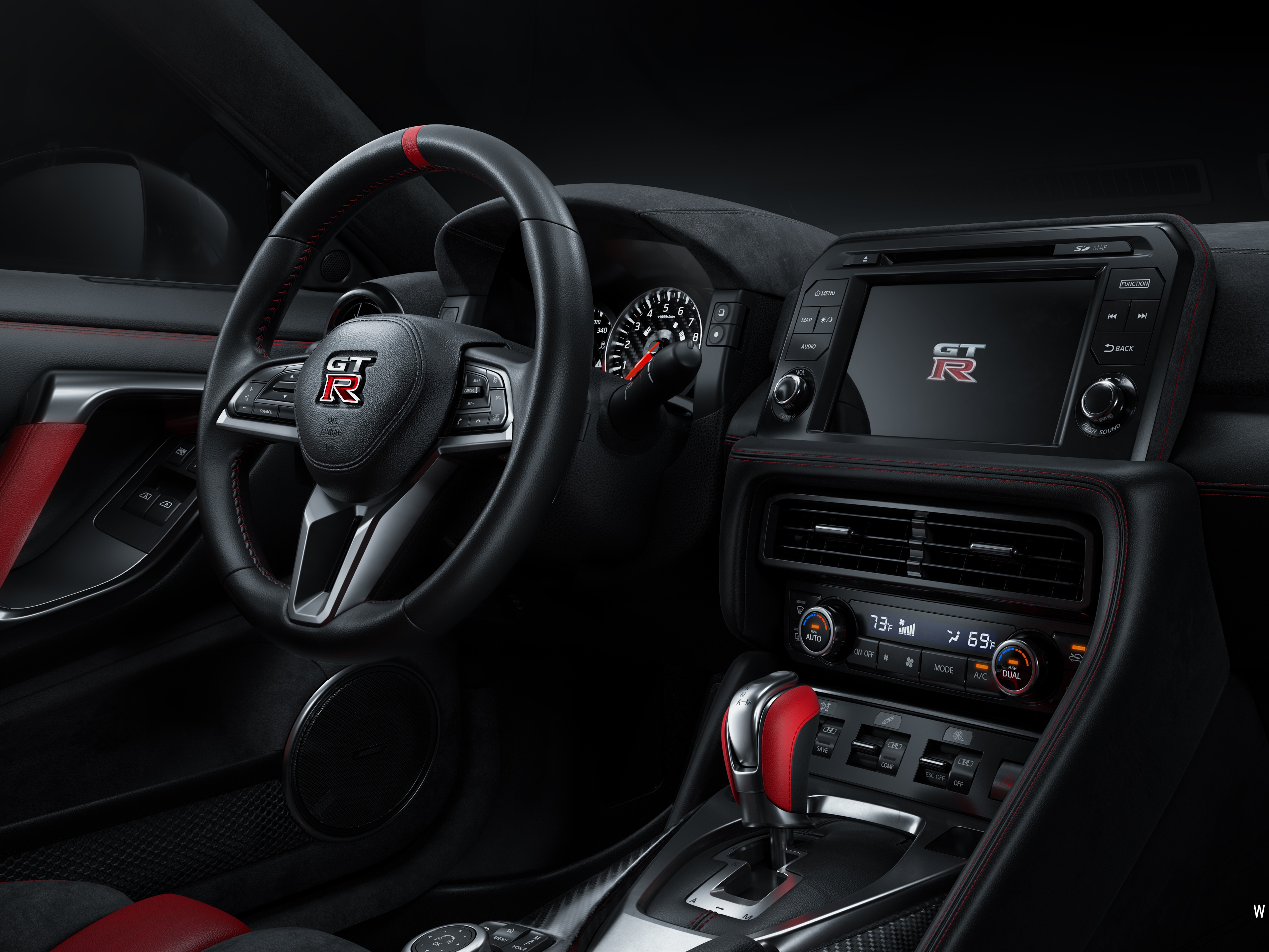Nissan GTR&BMW M760渲染