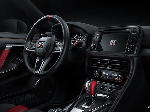 Nissan GTR&BMW M760渲染