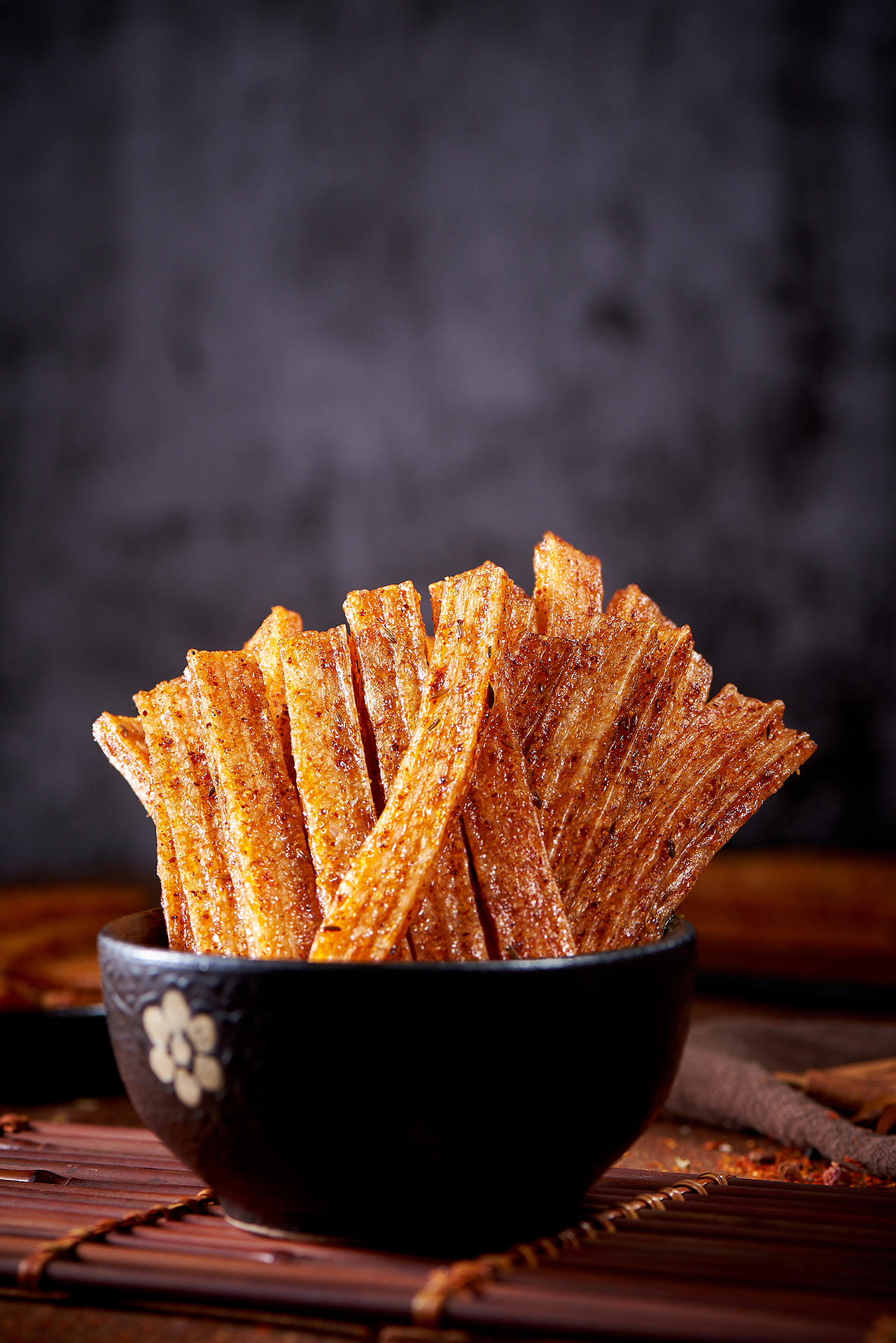 辣条拍摄（图ZMTUxNjQzODEy） - 产品摄影 - 站酷设计师迈阔文化原创素材 - 站酷ZCOOL