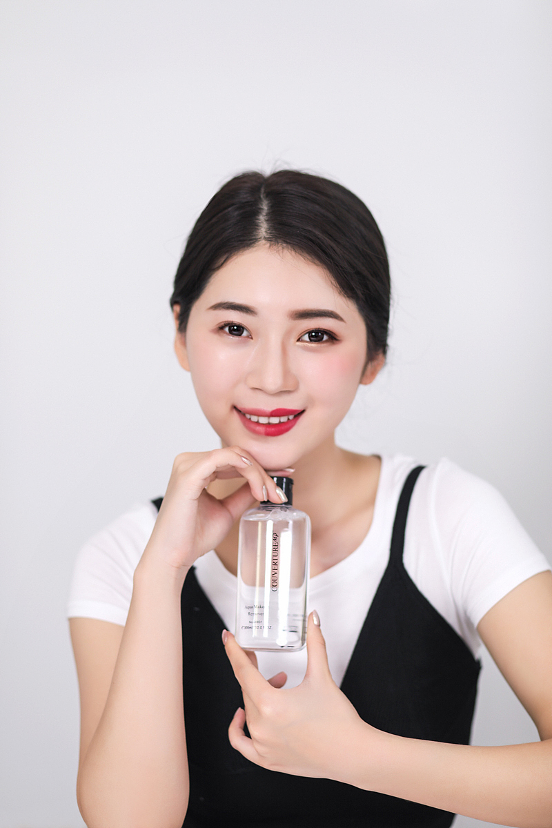 化妆水模特拍摄