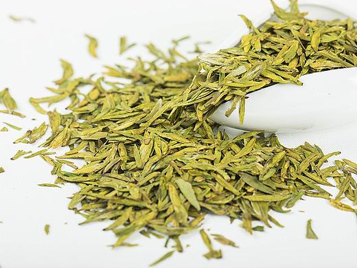 春天来了，喝一杯清新绿茶