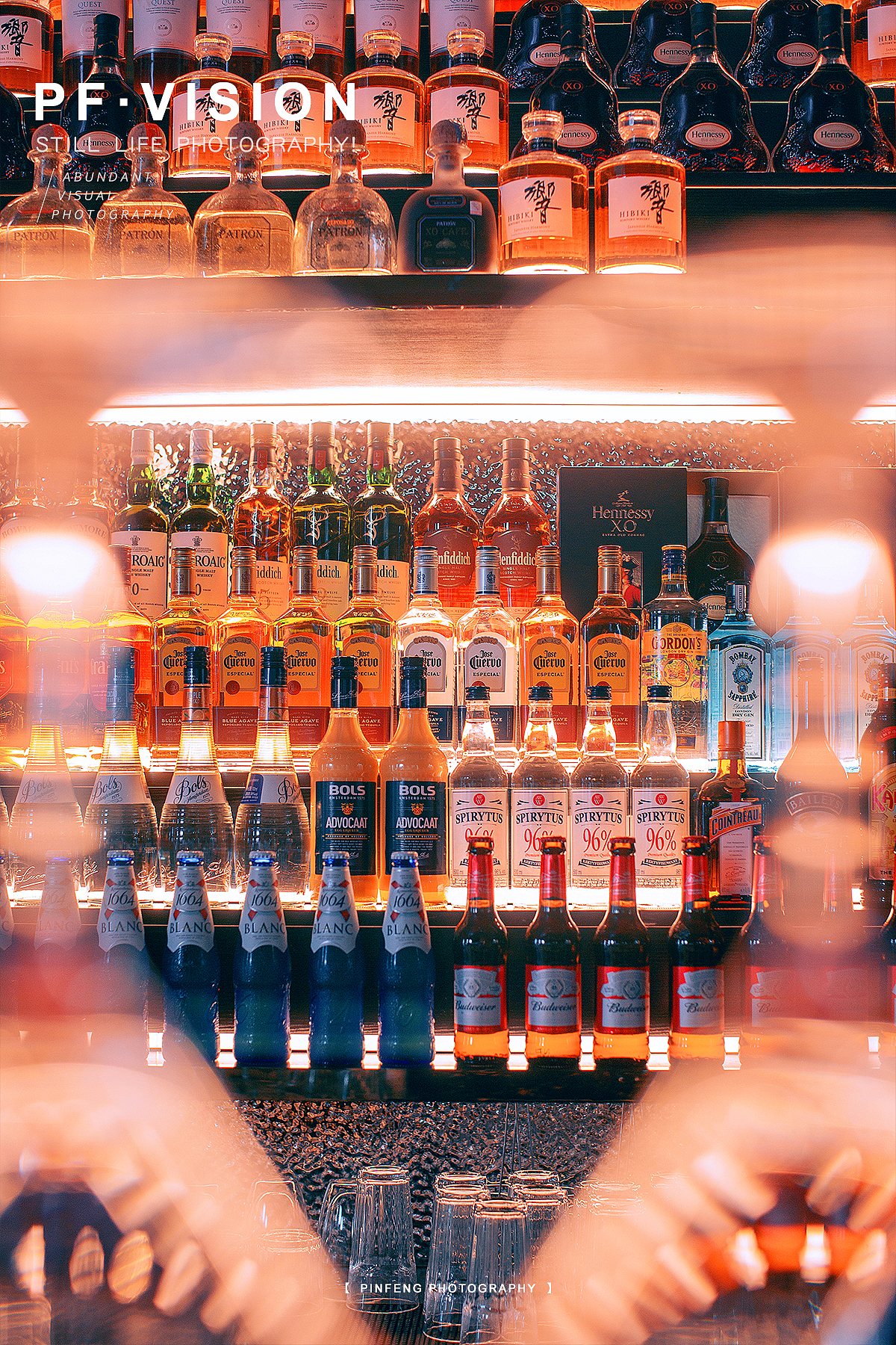 冷暖对比色调下的酒吧场景（图ZMjY0MjQyNjMy） - 环境/建筑摄影 - 站酷设计师Kamon7原创素材 - 站酷ZCOOL