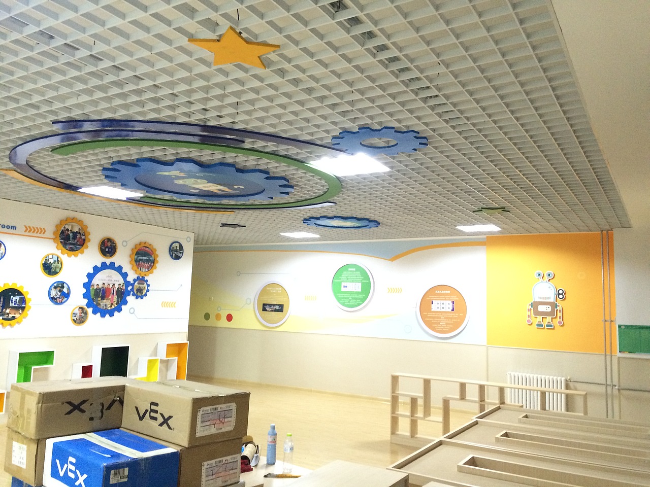 某小学做机器人教室文化建设（图ZNTIxOTE1NDg=） - 其他空间 - 站酷设计师李成文原创素材 - 站酷ZCOOL