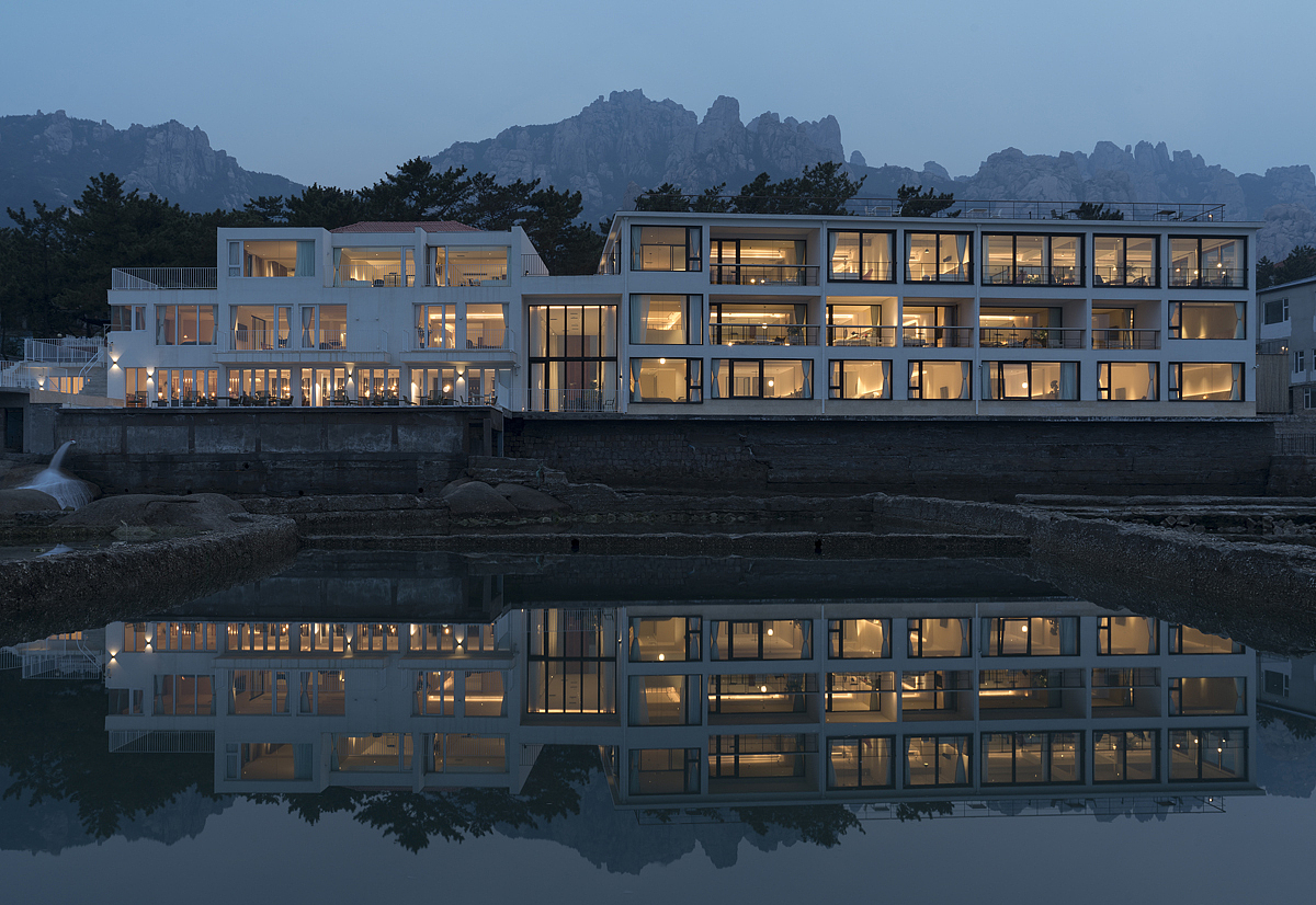 凝望海面,才知道空间本身就是一种媒介!