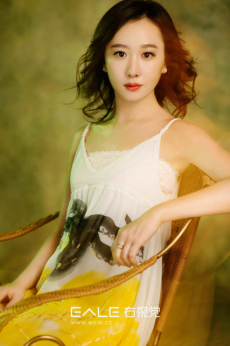 【右视觉摄影机构】 王一凡:一路初心点灯 凡尘筝音绽放