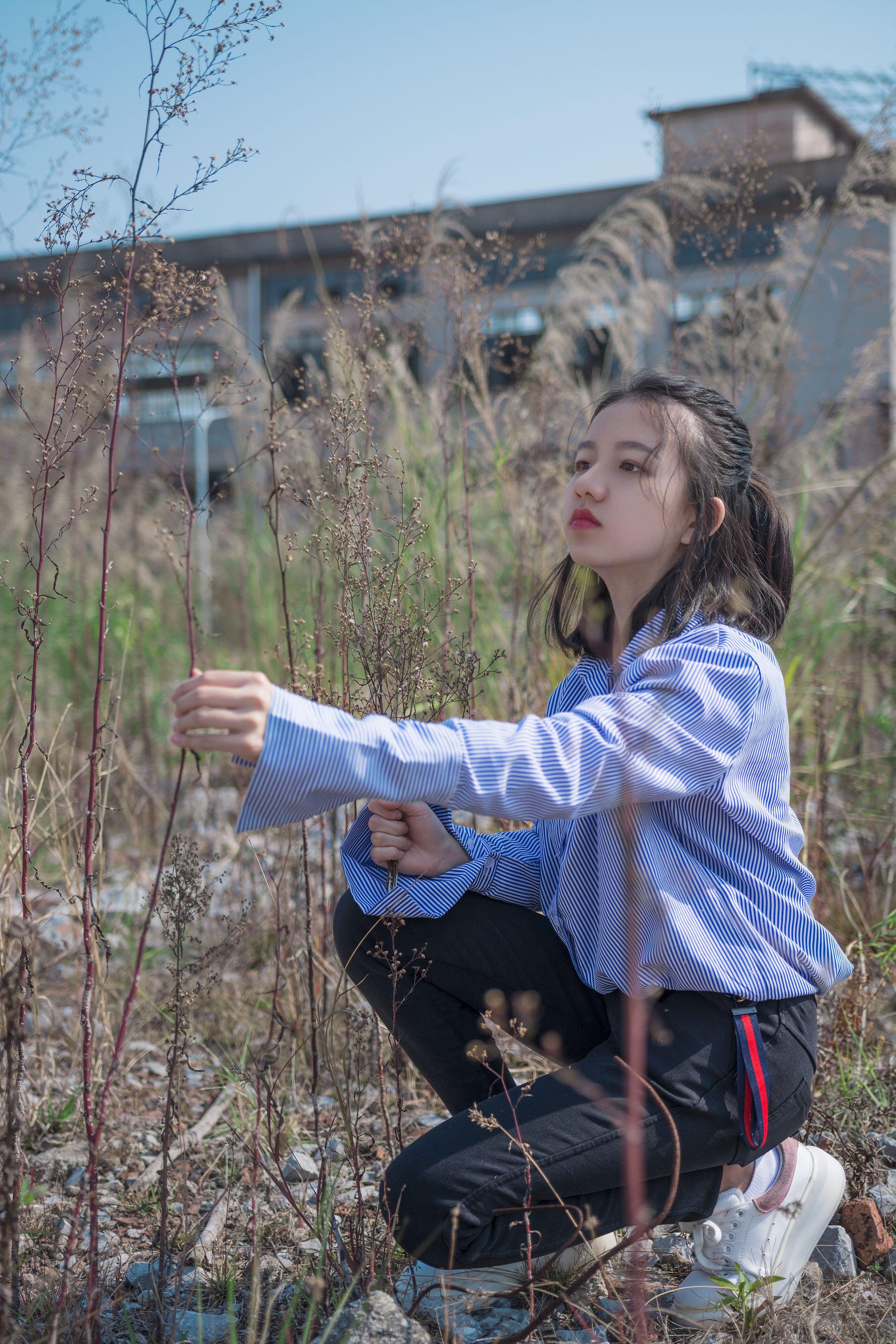 一组外拍修人物