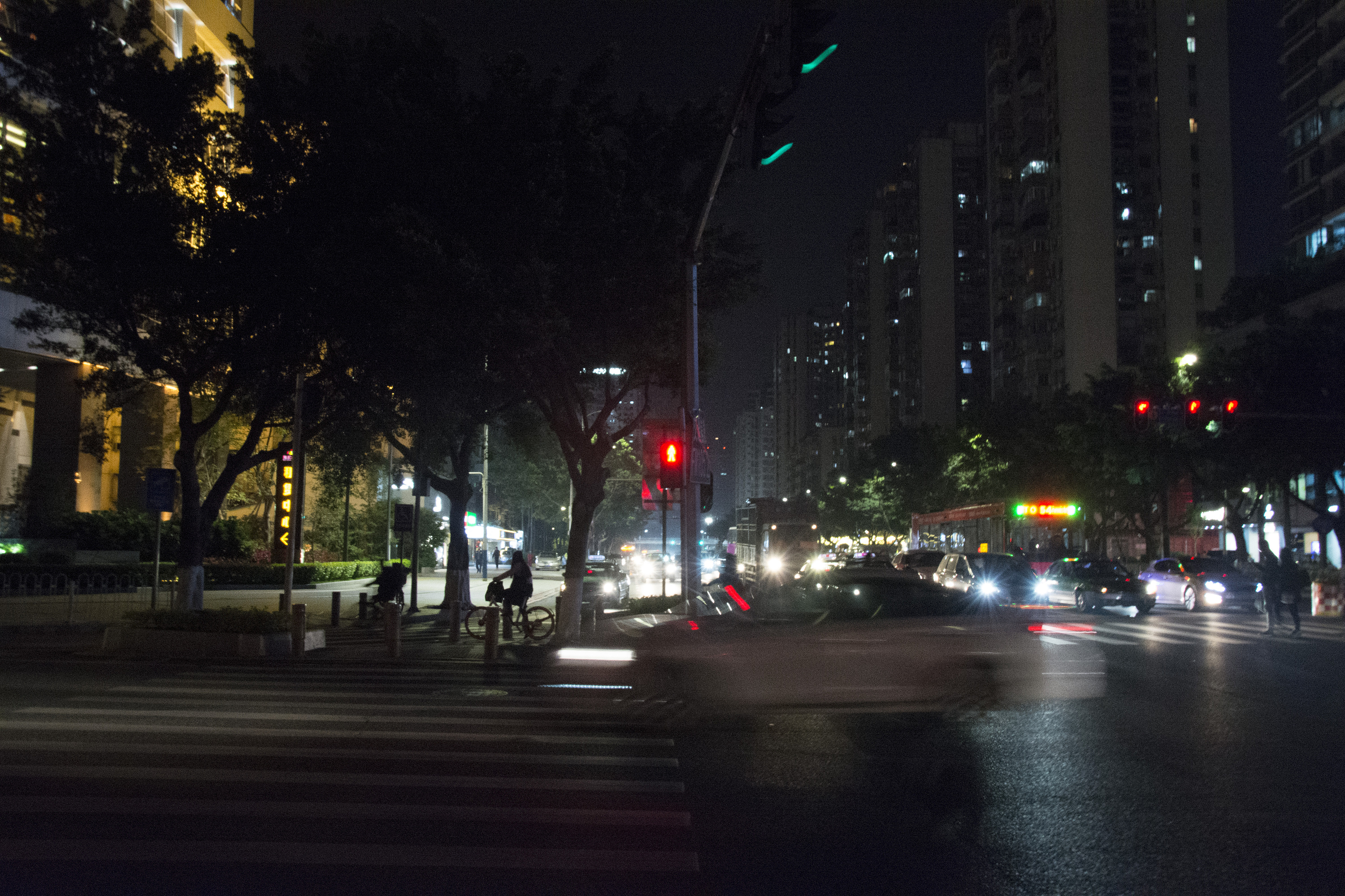 夜晚街头照片真实图片