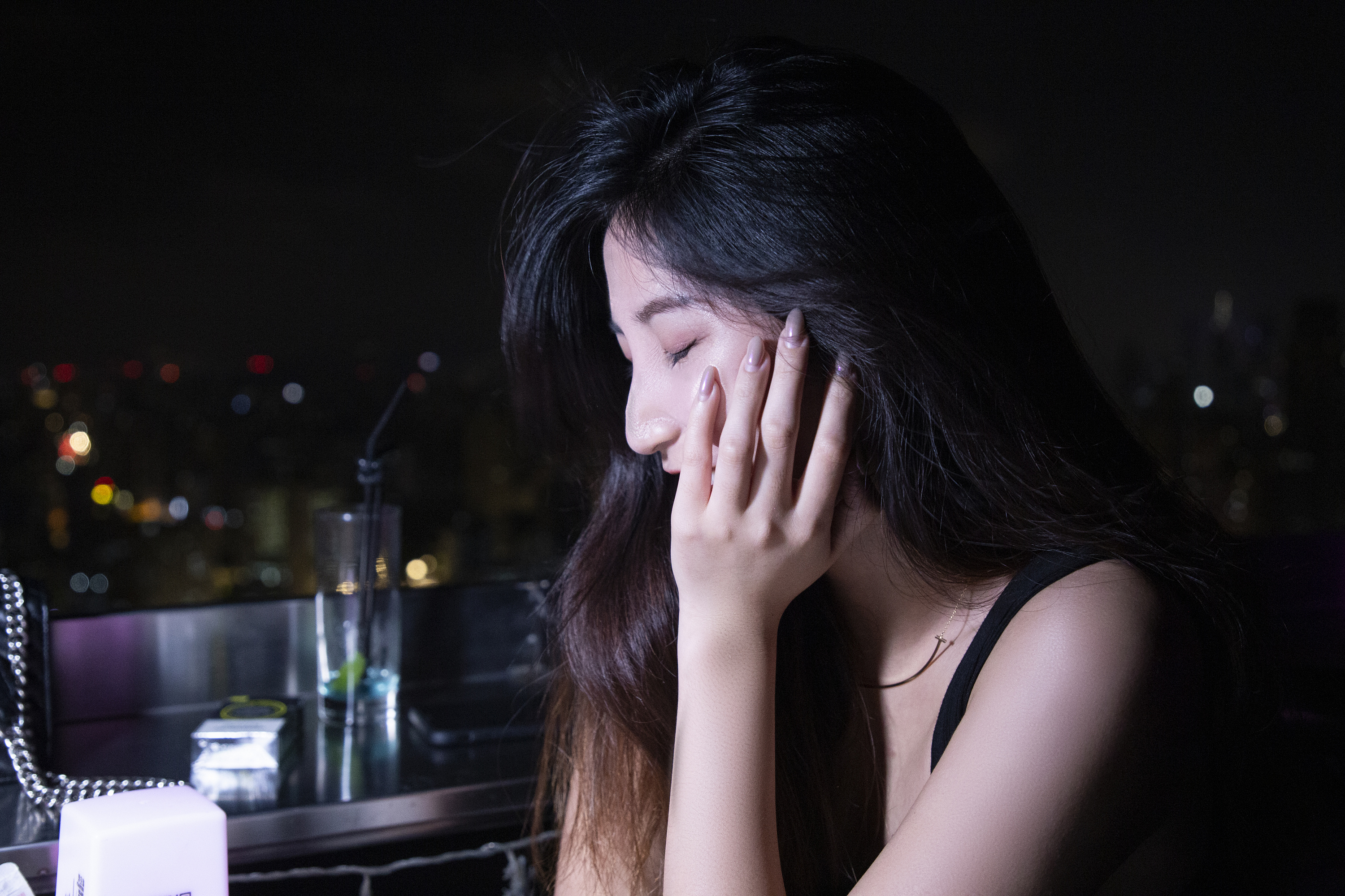 广州高层浮空岛酒吧