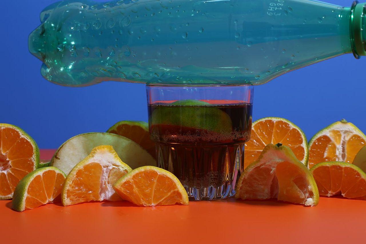 静物摄影|桔子 梨 玻璃杯 凉茶 塑料瓶（图ZMzE3MzM0NzI0） - 美食摄影 - 站酷设计师JodieVillanelle原创素材 - 站酷ZCOOL