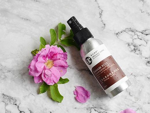 2018年5月拍摄的大马士革玫瑰纯露