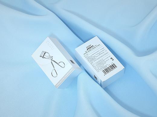 睫毛夹子的包装方案（个人主页-ZNTcwNzEyNDA=） - 包装 - 站酷设计师卡尔Carle原创素材 - 站酷ZCOOL