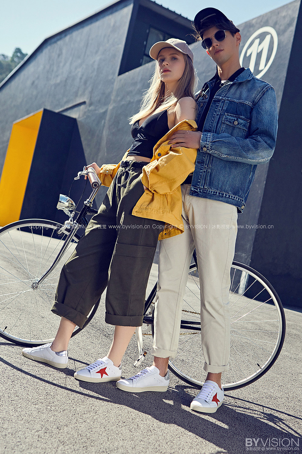 鞋子品牌广告摄影（图ZMjIyNjM4NzIw） - 产品摄影 - 站酷设计师冰影视觉摄影原创素材 - 站酷ZCOOL