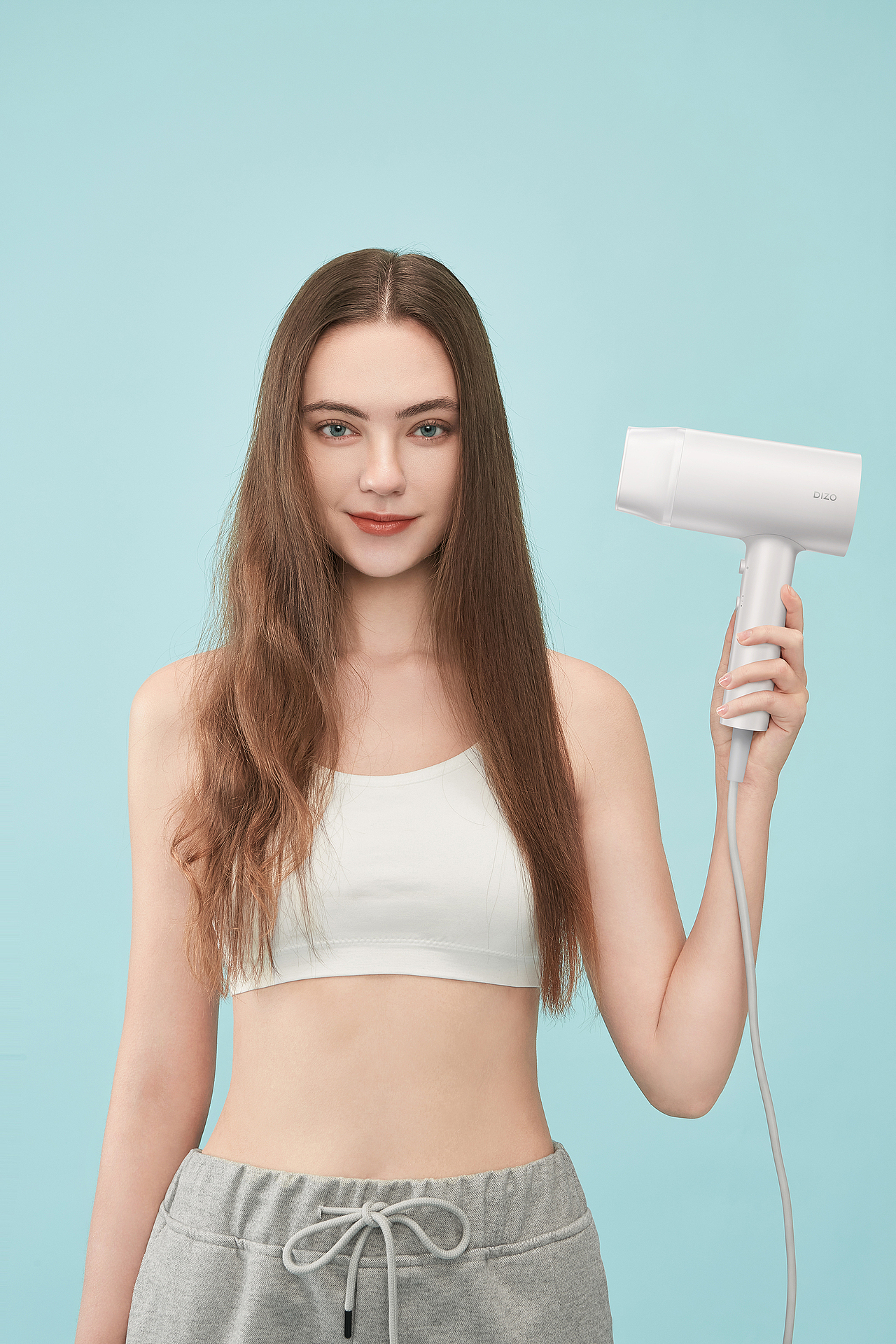 剃须刀 吹风机 充电宝 产品 模特 修图 拍摄（图ZMjU0MzYzNjg0） - 产品摄影 - 站酷设计师商业修图工作室原创素材 - 站酷ZCOOL