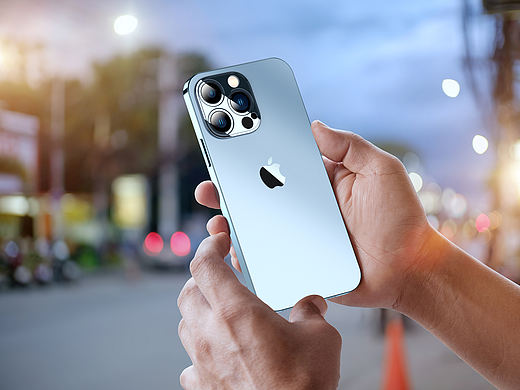 iPhone 13手机壳渲染