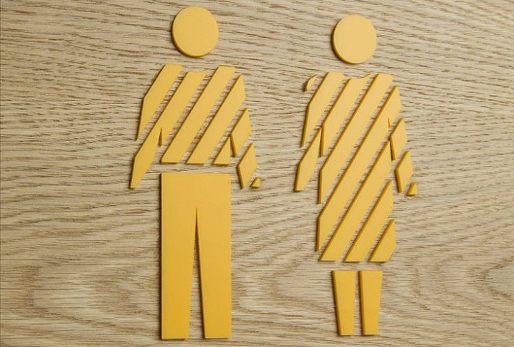 奋发设计关于洗手间公仔标识设计