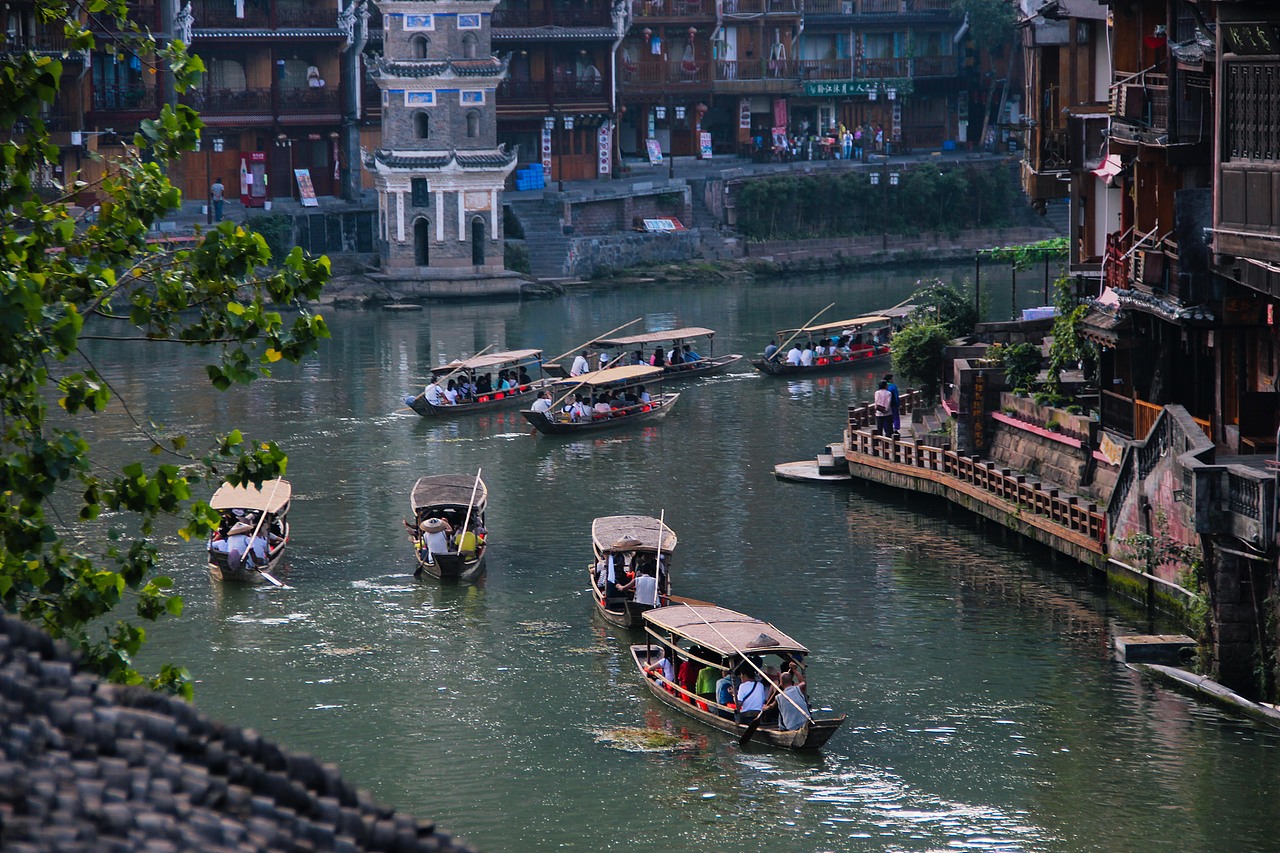 张家界-凤凰古城水乡（图ZNjU2NTA3NzI=） - 风光摄影 - 站酷设计师小灰叔原创素材 - 站酷ZCOOL