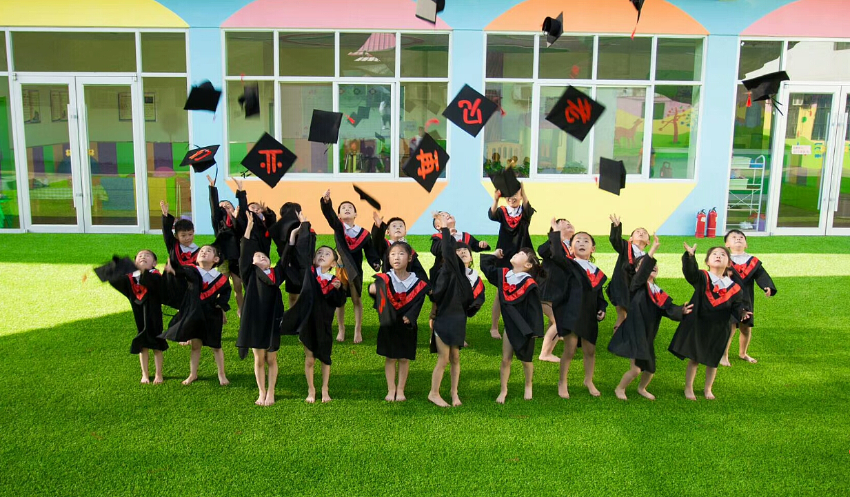 儿童摄影|我毕业了（图ZMTUyNTI2MjIw） - 人像摄影 - 站酷设计师Hibaby儿童摄影原创素材 - 站酷ZCOOL