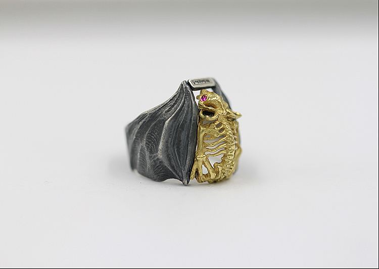吸血蝙蝠骨骼戒指18k金925纯银手工男士戒指夸张（图ZOTY3NzQxMzY=） - 首饰设计 - 站酷设计师骸首饰工作室原创素材 - 站酷ZCOOL