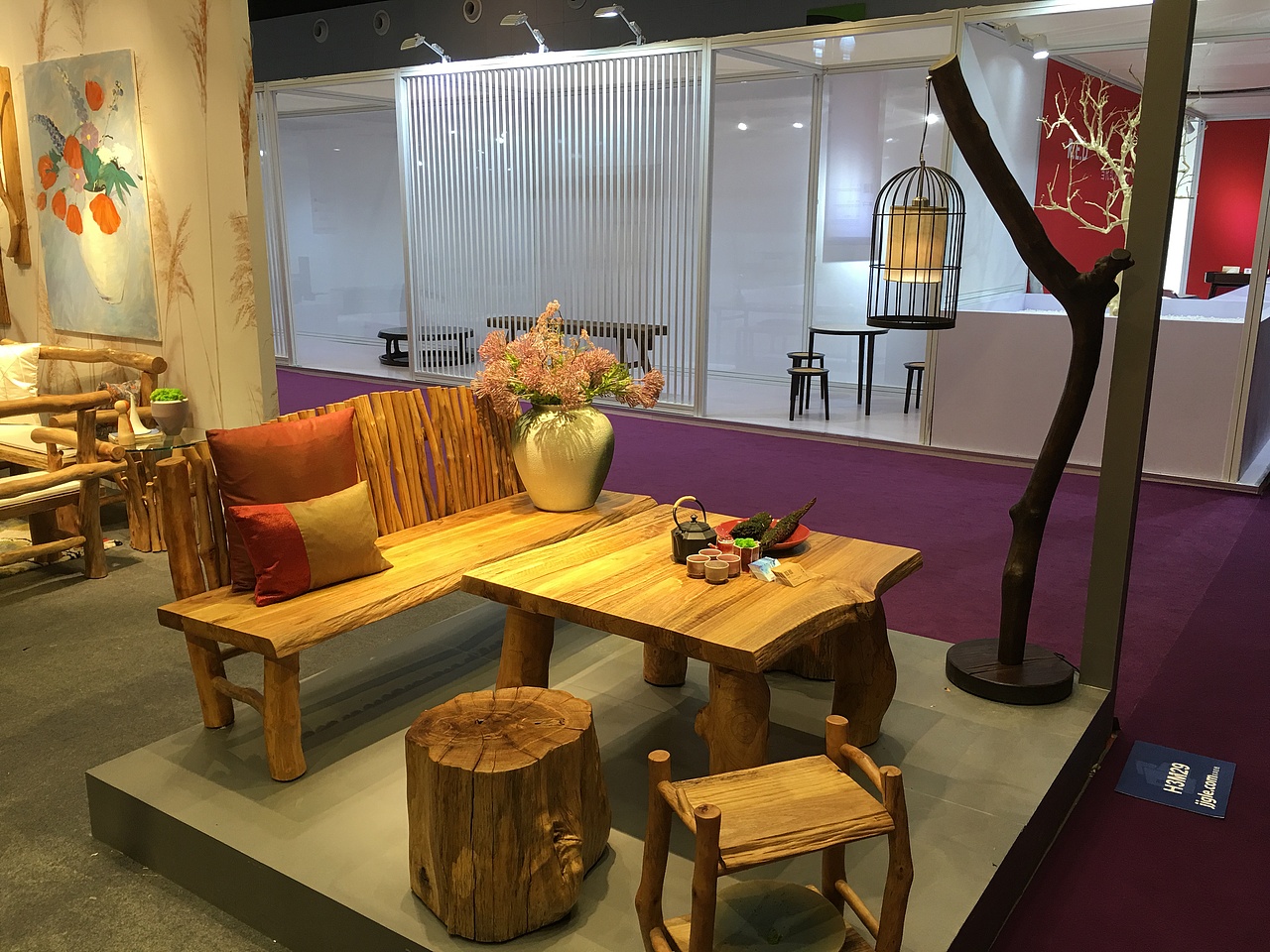 上海摩登时尚家居展:大山无价原生态家具