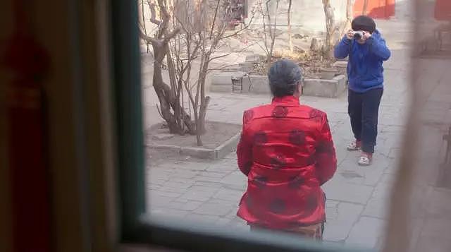 《一张拼出来的全家福》