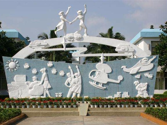 小学校门浮雕设计