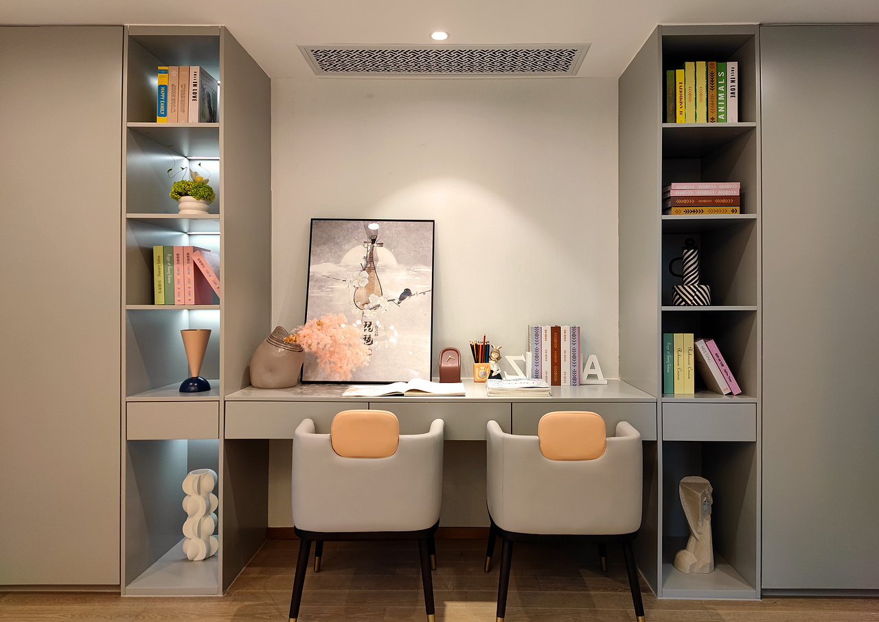 大汉集团龙喜水乡项目别墅样板房