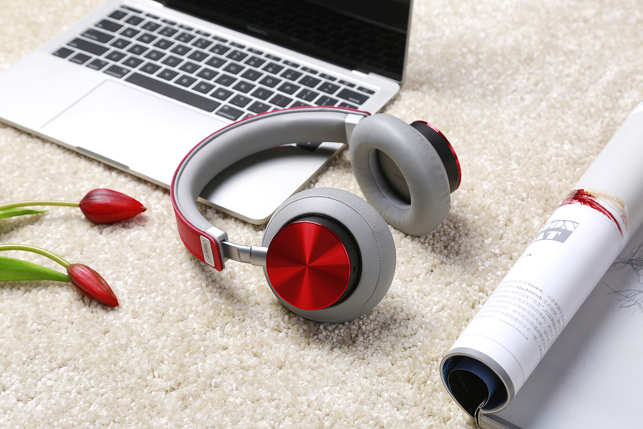 BH800 头戴式蓝牙耳机 