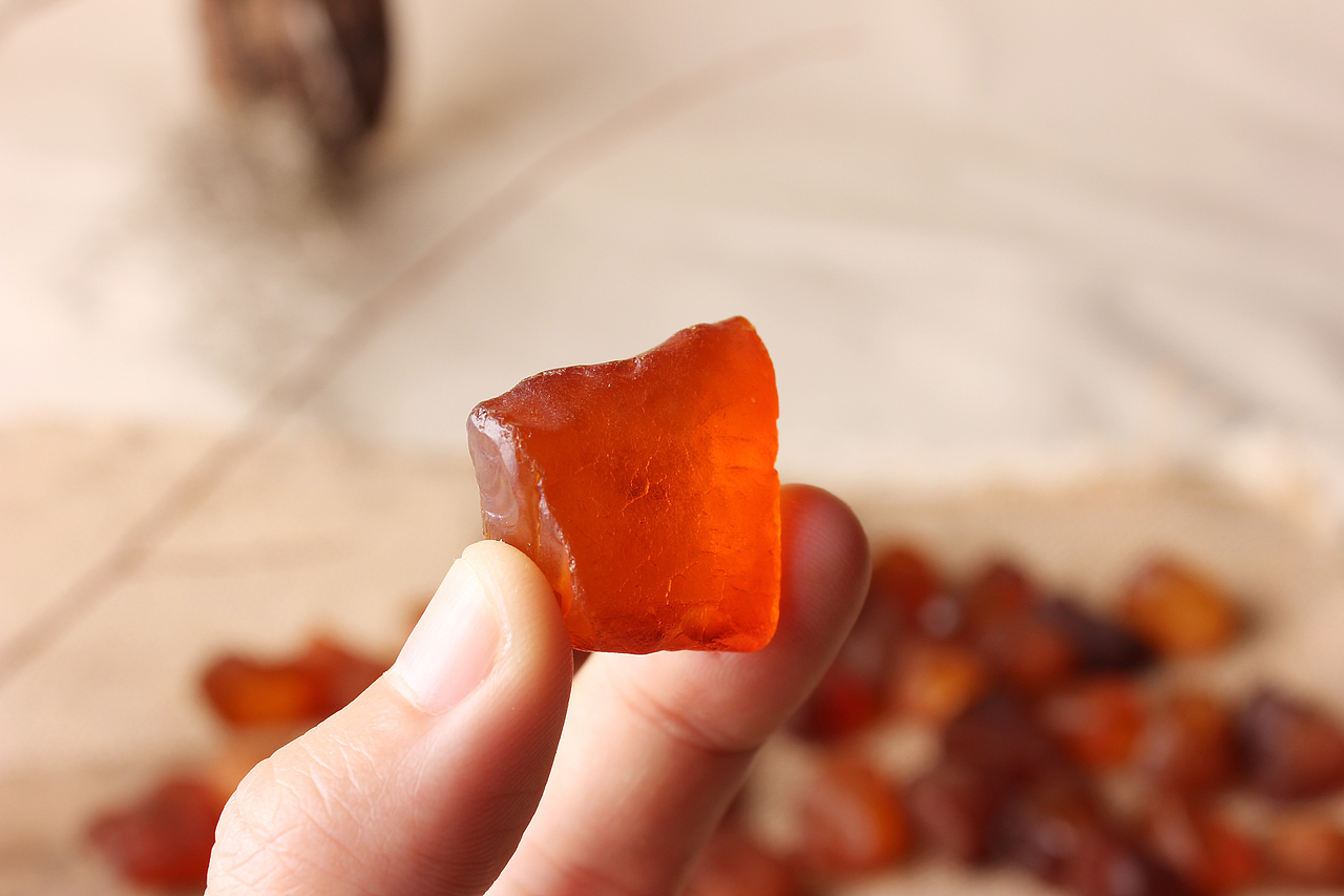 珠宝摄影- 蜜蜡 (原石)