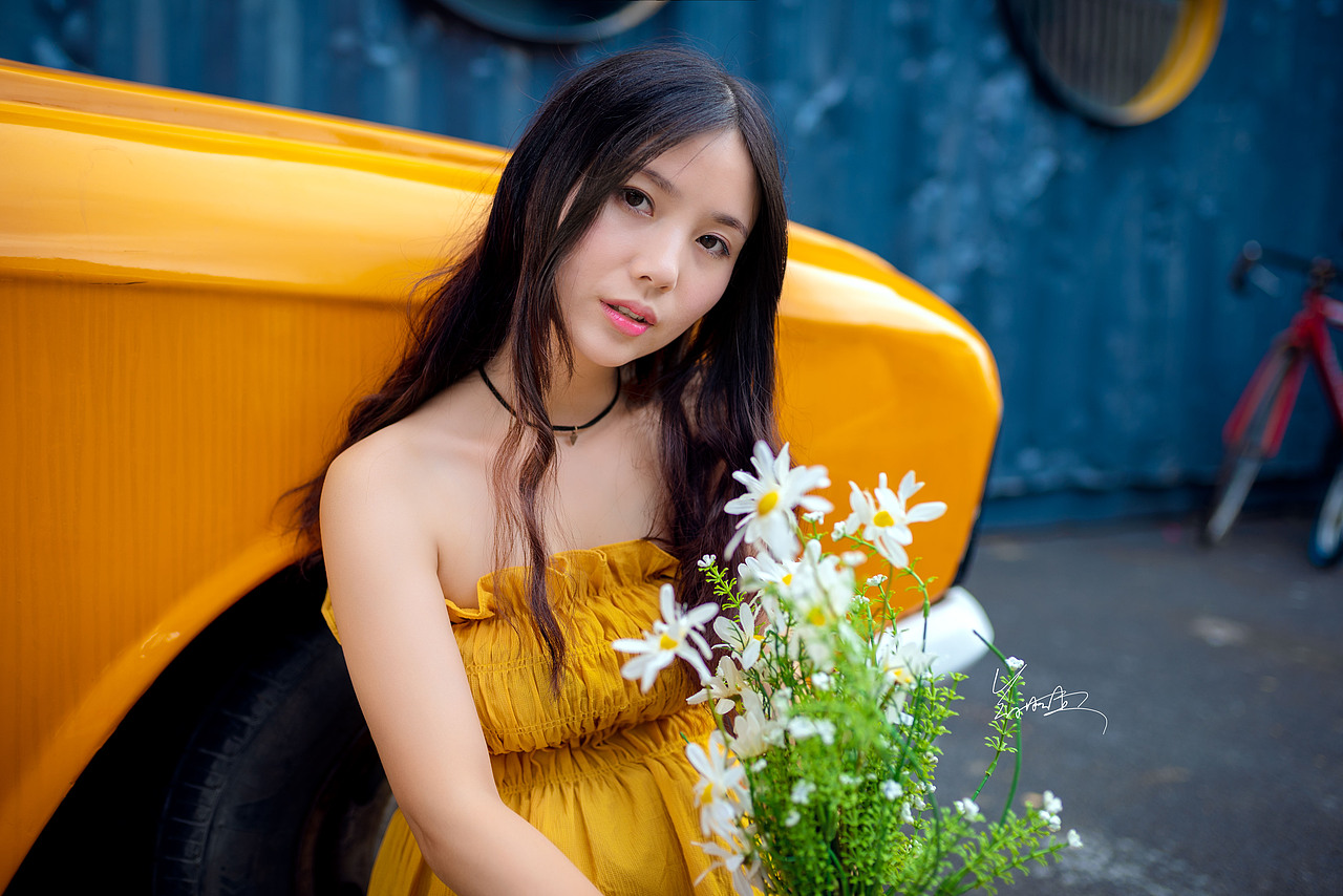 邂逅“小黄车”（图ZMTIwMjY2MDk2） - 人像摄影 - 站酷设计师贱贱Jesse原创素材 - 站酷ZCOOL