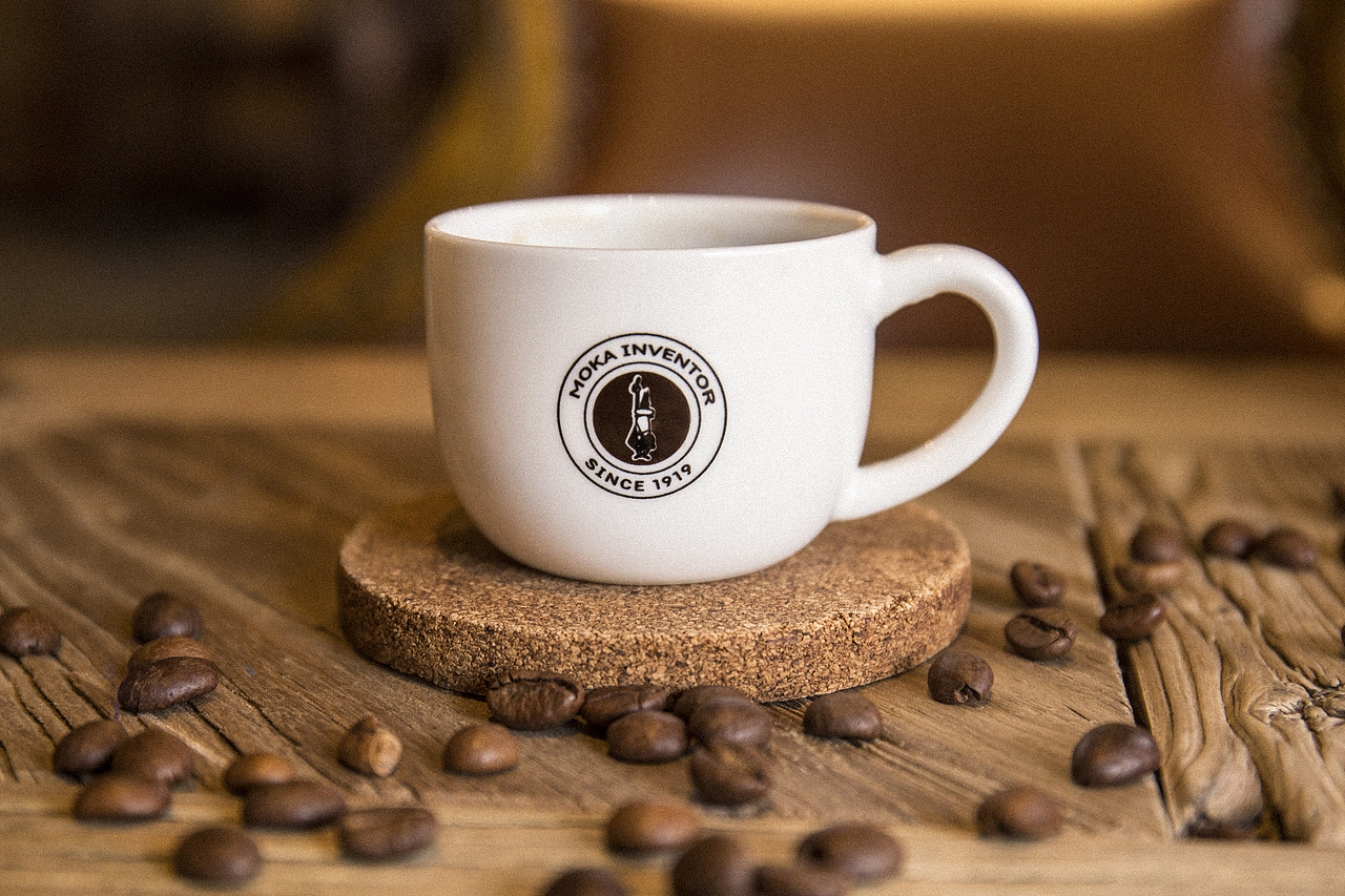 比樂蒂摩卡壺攝影（圖ZMjE1ODk1NzI0） - 產(chǎn)品攝影 - 站酷設(shè)計師蘇小悠原創(chuàng)素材 - 站酷ZCOOL