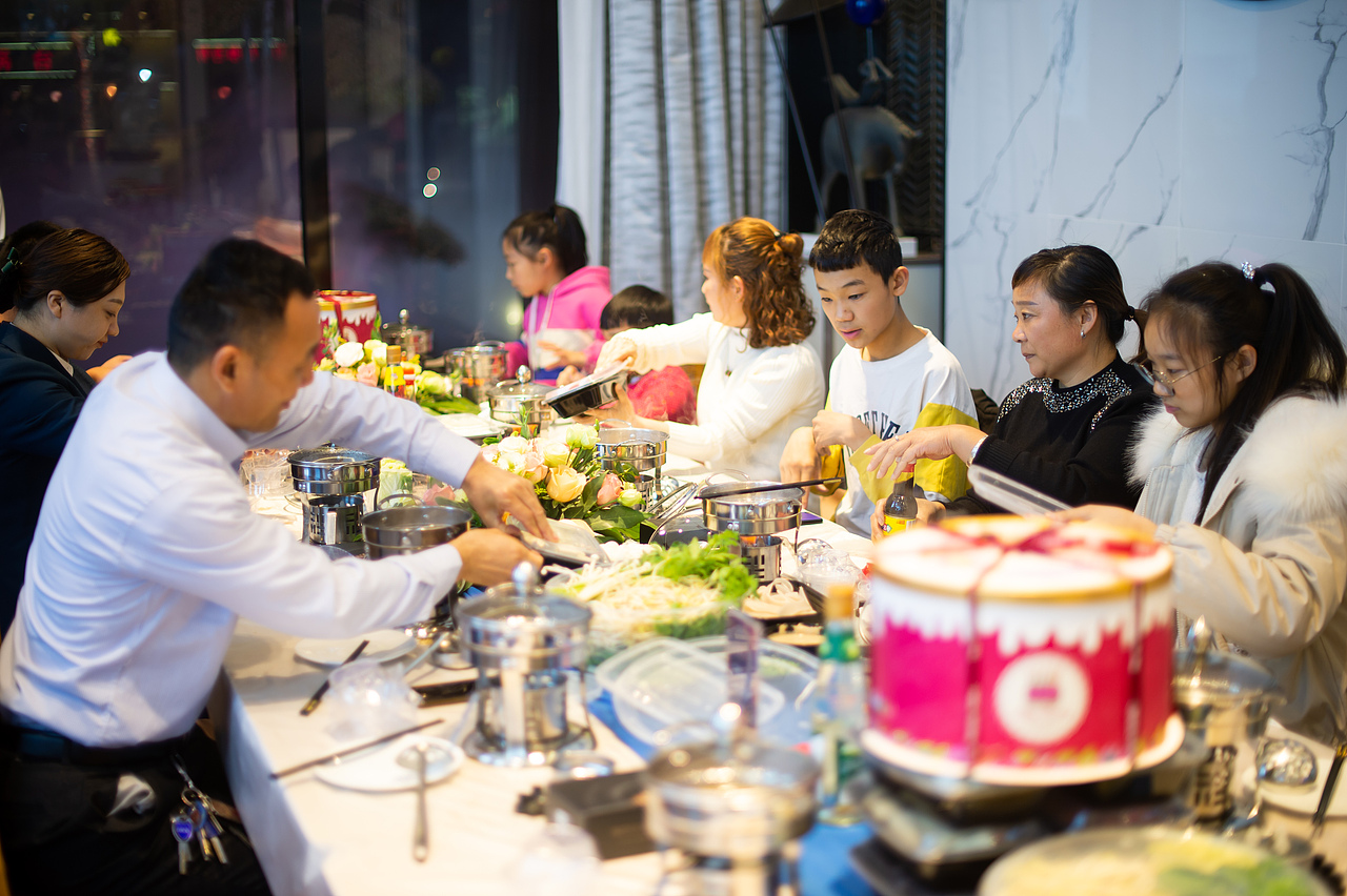 客户答谢暖场火锅宴（融创世樾城）（图ZMTkwNjA5NDk2） - 人文/纪实摄影 - 站酷设计师放狼的小羊原创素材 - 站酷ZCOOL