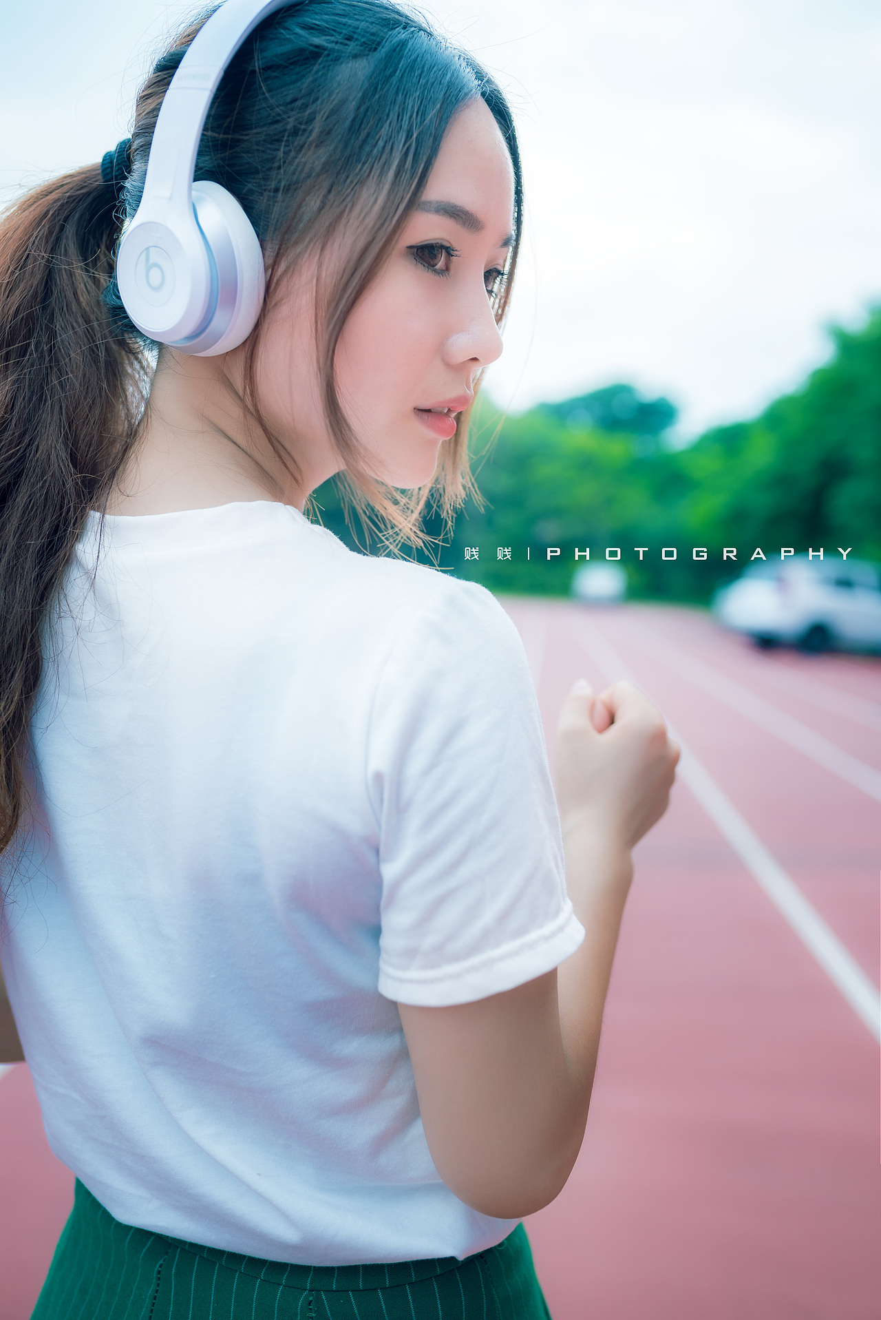 《如果那天没有遇见你》夏日街拍——星期天带着妹子到处走到处拍（图ZNTM0OTc1NTY=） - 人像摄影 - 站酷设计师贱贱Jesse原创素材 - 站酷ZCOOL