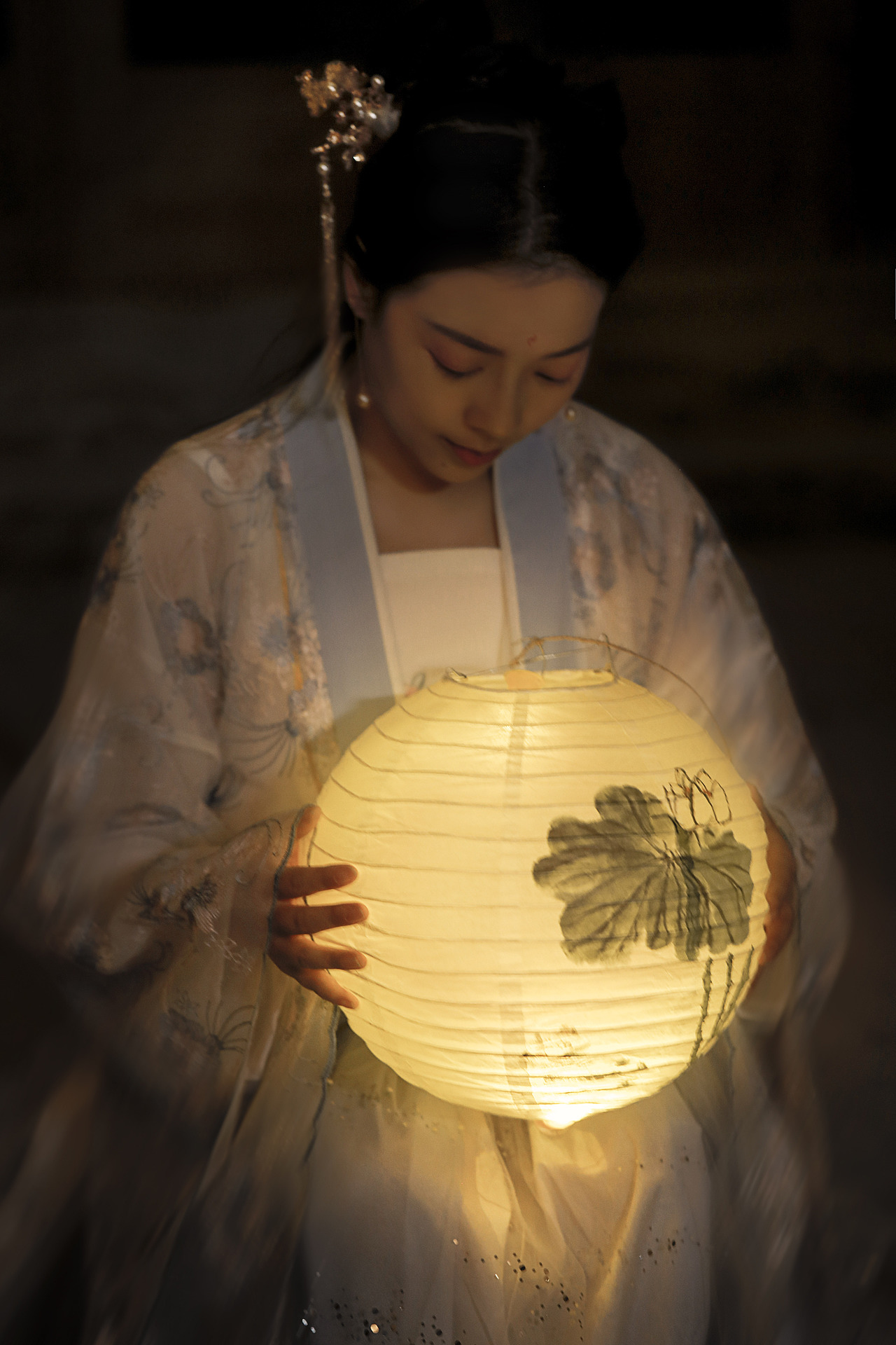 玉音婉游（图ZMjMyNjQyODI4） - 人像摄影 - 站酷设计师微光摄影工作室原创素材 - 站酷ZCOOL