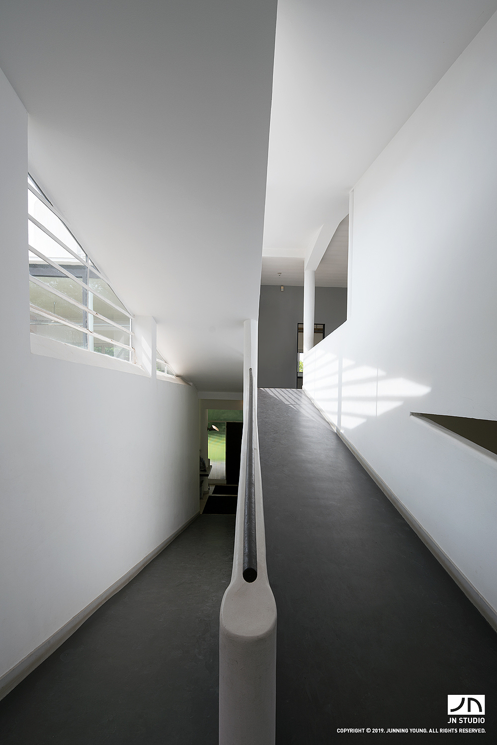 萨伏依别墅悬浮在梦想中的白盒子