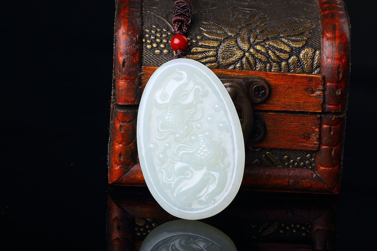 商业摄影珠宝翡翠场景图拍摄（图ZMTk4NTc1NzQw） - 产品摄影 - 站酷设计师商业摄影师陈剑波原创素材 - 站酷ZCOOL