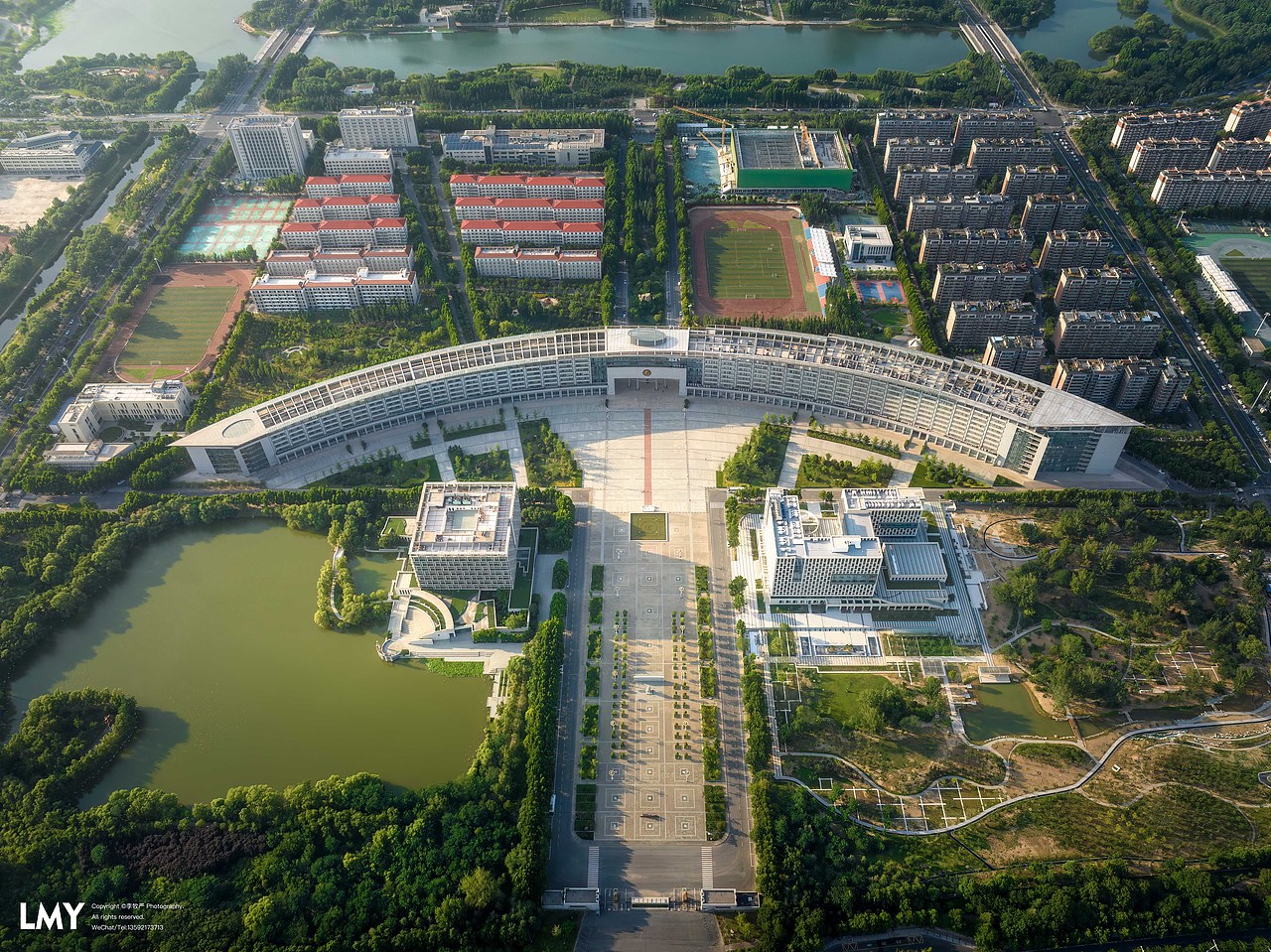 建筑景观摄影-河南中医药大学图书馆