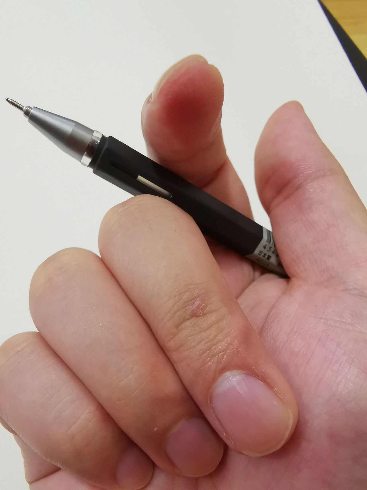 黄河母亲用的是点画,手已废,老茧未消又添新茧