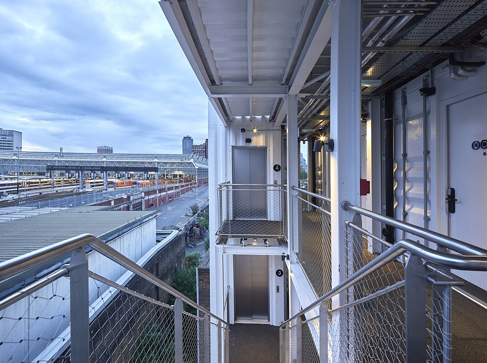 旅居空间"住 x",集装箱公寓酒店_上海集装客