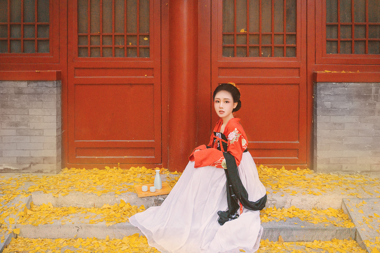 汉服·行香子·天与秋光（客片欣赏）（图ZMTI1MTMxMTU2） - 人像摄影 - 站酷设计师酒暖努力努力原创素材 - 站酷ZCOOL