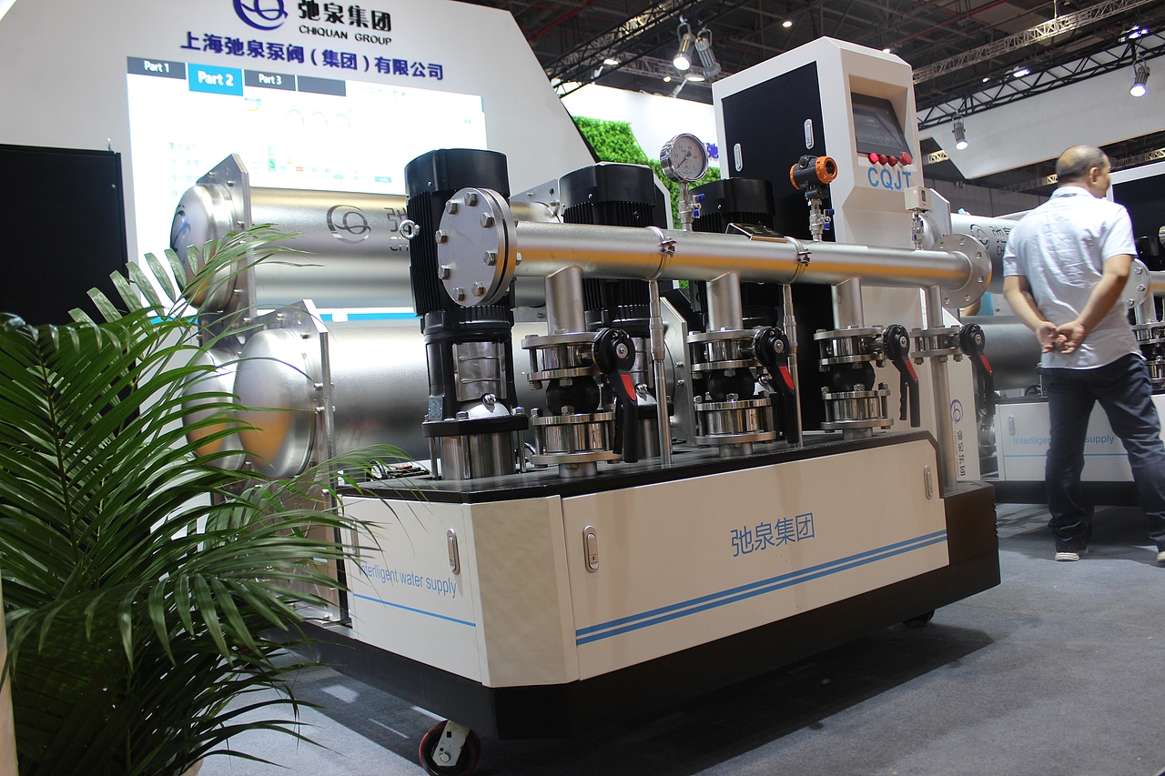 无负压供水设备----两腔体现场实物照片,包板细节展示