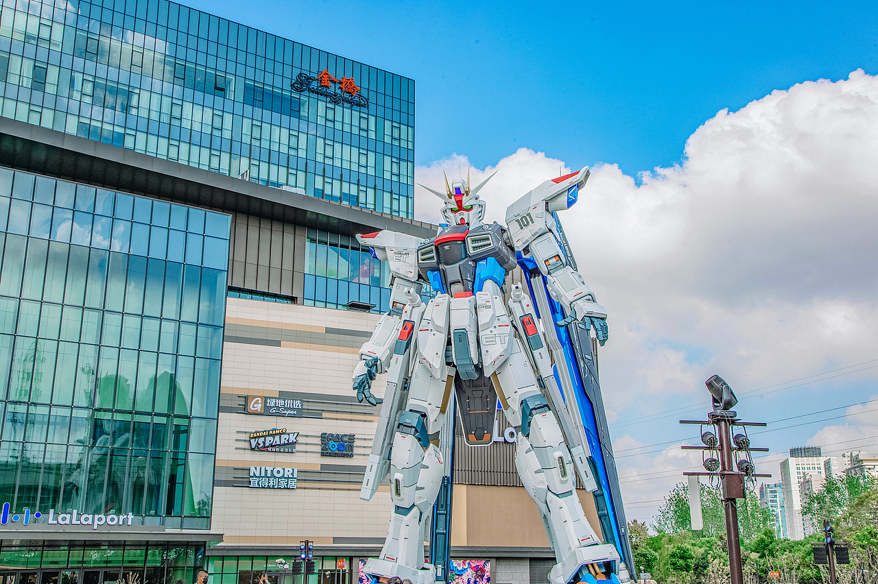 十一上海lalaport高达