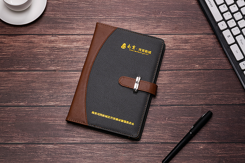 定制笔记本荣誉证书场景图拍摄（图ZMjA1NzE5NjUy） - 产品摄影 - 站酷设计师温州天宇摄影原创素材 - 站酷ZCOOL