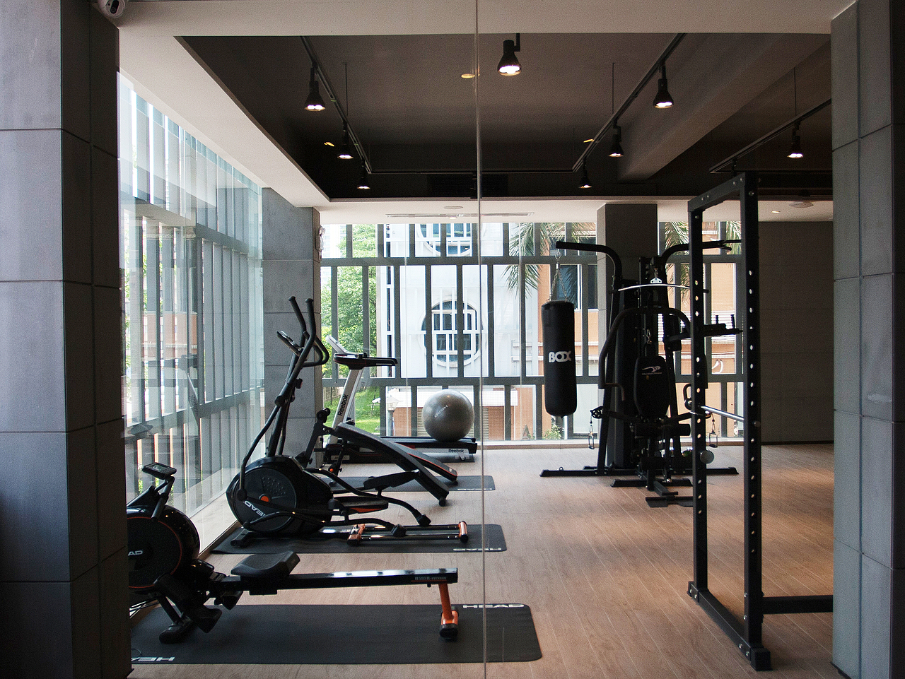 工业风之Havaianas 凉鞋品牌电子商务办公室